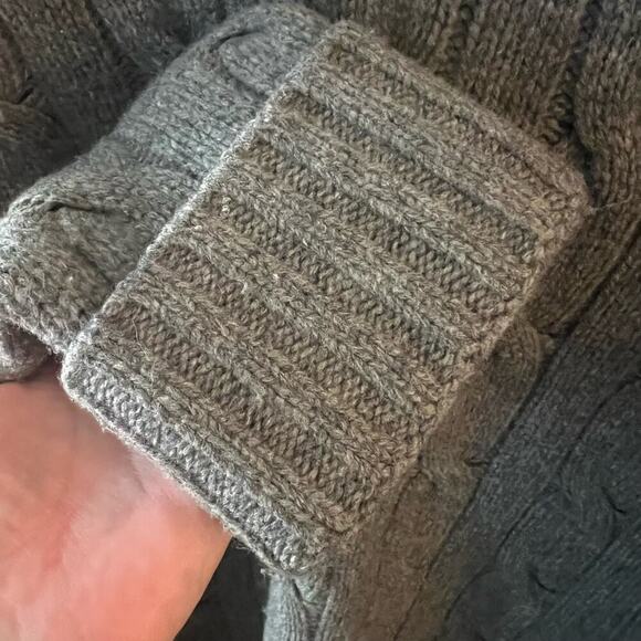 Vintage Men’s SZ M Y2K Gray V-neck Wool Cashmere Blend Cable Knit Sweater - Picture 4 of 10